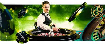 Ilustrasi tangan pengguna melakukan deposit cepat di situs livebola88 dengan smartphone